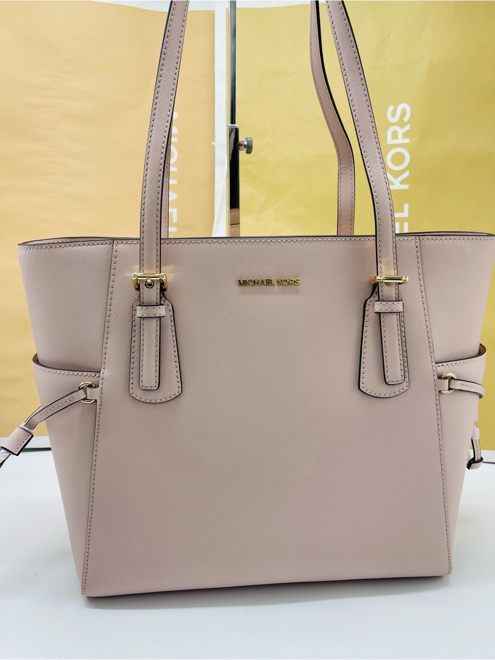 NWT Michael Kors Voyager Lg Saffiano Leather Shoulder EW Tote 
Powder Blush - Picture 12 of 16